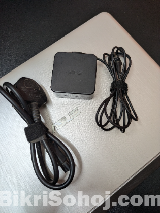 ASUS VivoBook 15 (Core i7 8th Gen, 16GB RAM, 1TB SSD)